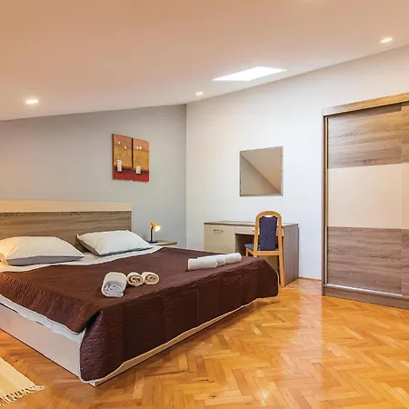 4 Bedroom Lovely In * Stinjan