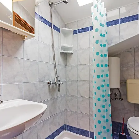 Apartment 4 Bedroom Lovely In