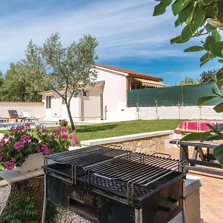 Apartment 4 Bedroom Lovely In