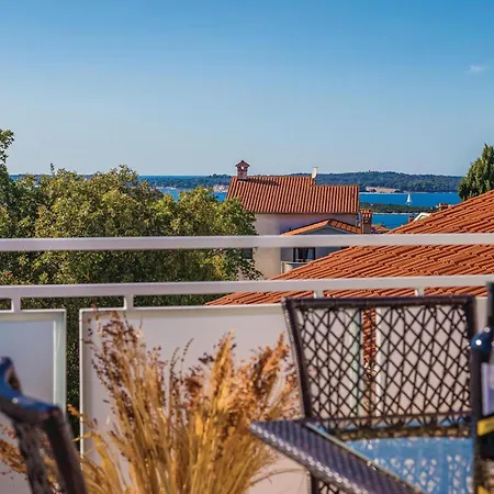 4 Bedroom Lovely In Apartment Stinjan