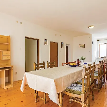 4 Bedroom Lovely In * Stinjan